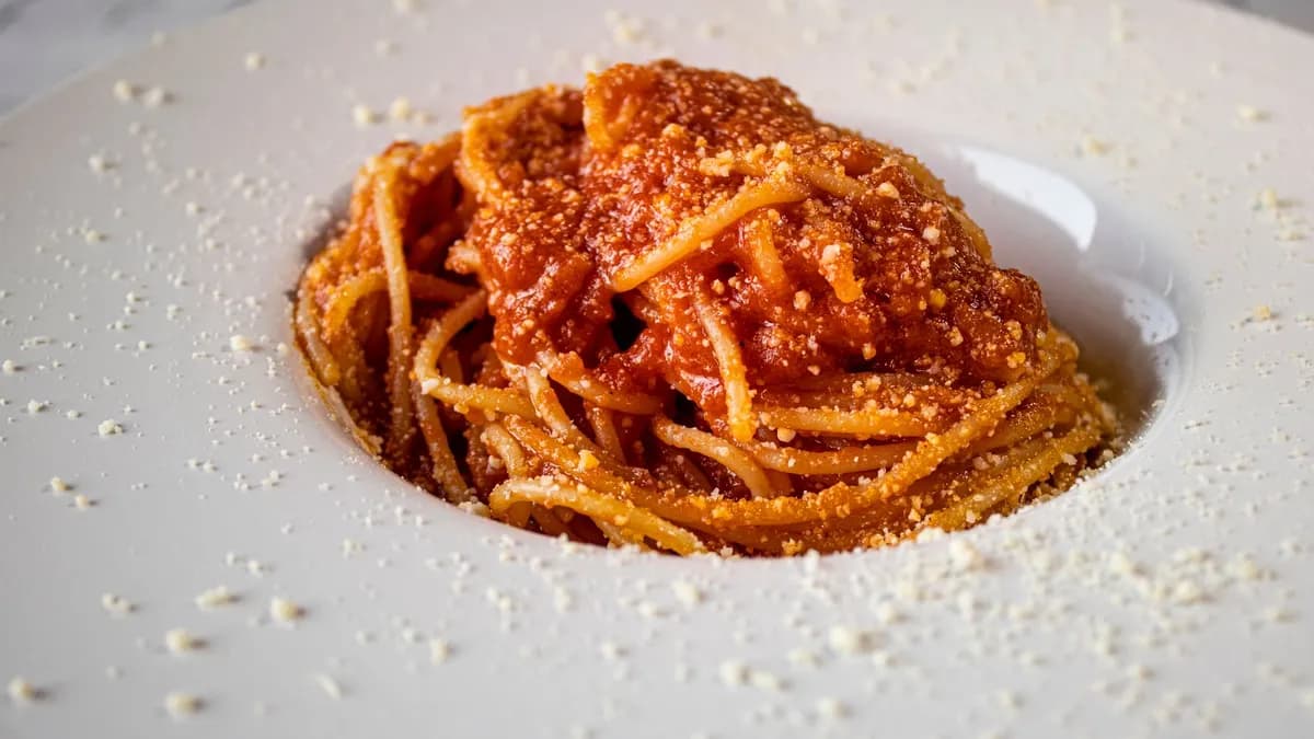 Plate of spaghetti — decorative stock image